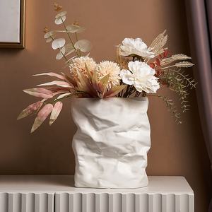 Florero arrugado <span class=keywords><strong>con</strong></span> bolsa de papel, florero de cerámica de baja temperatura, maceta para adornos para el hogar, jardín, mesa, Jarrones blancos - Product Image 2