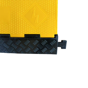 Hoge Kwaliteit Zware 5-kanaals Pvc Trunking Snelheidsdrempels Rubber Kabel Beschermer <span class=keywords><strong>Cover</strong></span> Voor Rijbaan Vloerkabel Rijbaan Veiligheid - Product Image 6