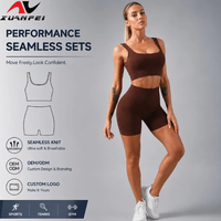 Ensembles de sport pour femmes : Soutiens-gorge de sport mignons à double couche et dos ouvert, et shorts de gym