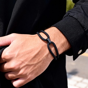 Bracelet en corde tressé de style américain, design à nœuds entrelacés, bracelet tissé à la main pour couples - Product Image 5
