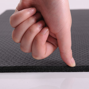 Tapis de yoga Yinguan 10 mm en NBR fabriqué au Cambodge, acceptant les commandes OEM/ODM - Product Image 3