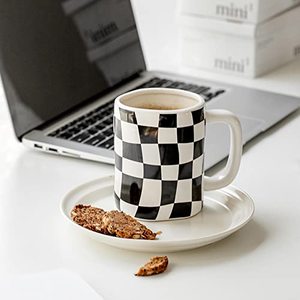 แก้วเซรามิกพอร์ซเลนลาย<span class=keywords><strong>ตา</strong></span>รางหมากรุก ดีไซน์มินิมอลรักษ์โลก ใช้กับเครื่องล้างจานได้ มีหูจับ ใช้เป็นของขวัญกลับไปโรงเรียน ขายส่ง<span class=keywords><strong>ส</strong></span>ำหรับคู่รัก - Product Image 6