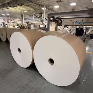 Papier en rouleau jumbo enduit de PE en pâte de bois vierge, imperméable et résistant à l'huile, matière première pour l'emballage alimentaire de boulangerie - Product Image 6