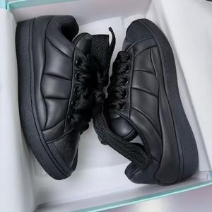 รองเท้ากีฬาลำลอง Lanvine คุณภาพสูงสุด ดีไซน์หรูหรา สำหรับทุกเพศ แฟชั่นสำหรับวิ่งกลางแจ้ง รองเท้าเดินแบบดีไซน์ดั้งเดิม - Product Image 5