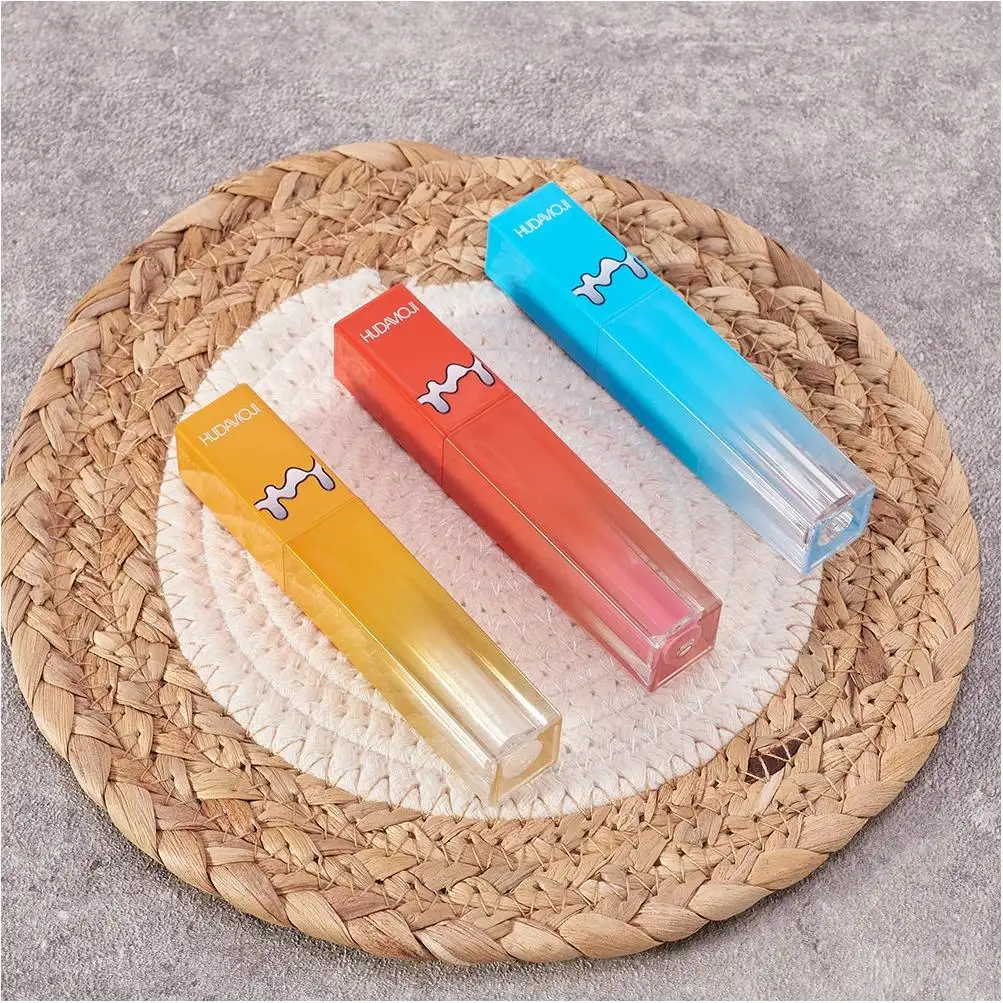 Lip Gloss Wholesale Bulk labiales coreanos cute Tint Cheek Tint Keychain Wholesale Lipstick Korean Plumper Candy Shape Lip Gloss