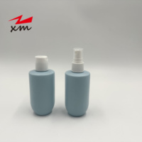 Flacon pulvérisateur vide bleu PE de qualité supérieure de 100ml pour recharge cosmétique et toilette d'hôtel (buse de brouillard)