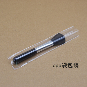 Brocha de maquillaje negra de 3.5 cm con fibras sintéticas y mango de plástico para bronceadores e iluminadores - Product Image 5