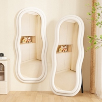 Miroir de toilette moderne ondulé en flanelle douce, pleine longueur, support en acier, anti-explosion, fait à la main, décoration intérieure
