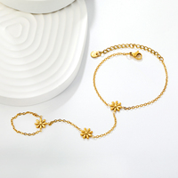 Bracelet de main hypoallergénique en acier inoxydable réglable avec breloque fleur marguerite plaqué or 18 carats PVD