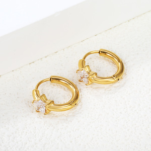 ต่างหูฮักกี้รูปดาวชุบทองฝังคริสตัลสำหรับผู้หญิงเครื่องประดับแฟชั่น - Product Image 1