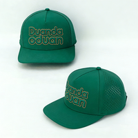 Op maat gemaakte sportieve fruit-golfpet met koord, lasergeperforeerd, PU-gecoate, waterdichte, witte, gebogen klep, outdoor sport, OEM
