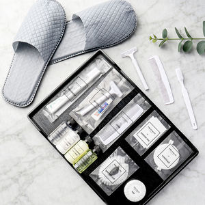 ホテルアメニティセット、ホテル用品、使い捨てホテルスリッパ、ホテル石鹸、トイレタリーセット、デンタルキット、特注ロゴ入り、ホットセール中 - Product Image 1