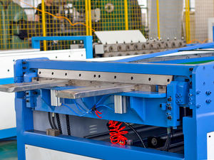 Auto condotto linea di produzione 5 forma di presa d'aria Hvac che fa la macchina per la produzione di tubi - Product Image 4