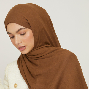 Haute qualité Floral Modal froissé Hijab léger doux respirant tenue quotidienne femmes musulmanes couleur bloquant imprimé ethnique châle - Product Image 3