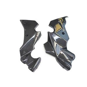 Piezas de motocicleta de fibra de carbono de calidad, paneles laterales de carbono brillante, cubiertas de pivote para <span class=keywords><strong>Kawasaki</strong></span> <span class=keywords><strong>2013</strong></span> ER650 - Product Image 2