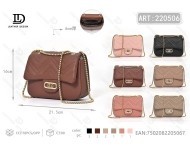 Borsa a tracolla da donna con catena e chiusura a torsione in microfibra e pelle sintetica per uso quotidiano in tutte le stagioni - Product Image 1