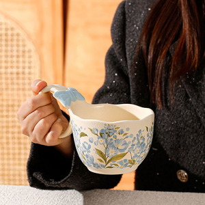 Tazza da Caffè in Ceramica Creativa ed Elegante con Motivi Floreali, Tazza per Latte con Manico Grande Unico - Product Image 2