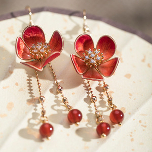 Boucles d'oreilles faites à la main en forme de fleur de velours, boucles d'oreilles à pompons, boucles d'oreilles à clous rouges, aiguilles en argent S925, patrimoine culturel immatériel - Product Image 1