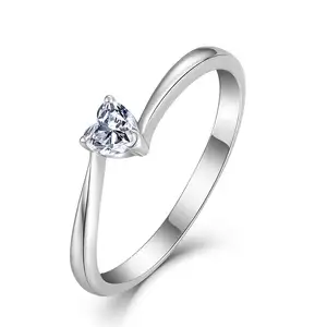 New Design 18K White Gold Plated 4x4mm Heart Shape Custom Moissanite Stone Crystal Rhinestone Heart Simple Ring For Women