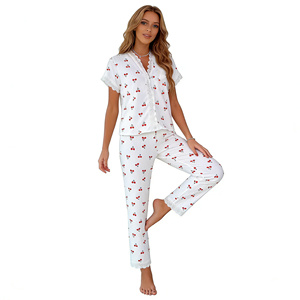 Conjunto de <span class=keywords><strong>Pijama</strong></span> con Estampado de Cerezas para <span class=keywords><strong>Mujer</strong></span> - Ropa de Dormir de Gran Venta con Ribete Bordado Soluble en Agua, <span class=keywords><strong>Manga</strong></span> <span class=keywords><strong>Corta</strong></span> y Pantalones Largos - Product Image 3