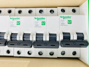 Disjoncteur EZ9F34210 3P 10A Disjoncteur miniature MCB Original Neuf EZ9F34210 EZ9F34210 - Product Image 3