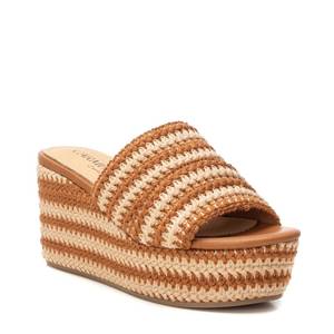 Carmela Women's Wedge Slipper Beige 162237 Platform <b>Sandal</b> - Product Image 2