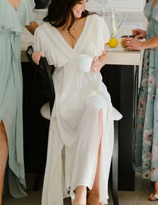 2023夏季时尚女性优雅蝴蝶短袖褶边深v领白色蕾丝长滩波西米亚人造丝马克西连衣裙