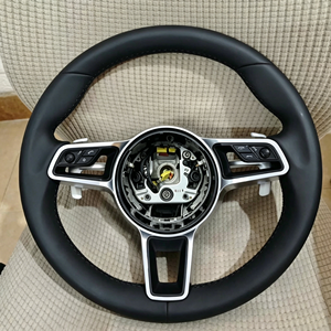 Volante Sportivo per <span class=keywords><strong>Porsche</strong></span> <span class=keywords><strong>918</strong></span> <span class=keywords><strong>Spyder</strong></span> e 718 GT4 RS con Finiture in Carbonio, Accessorio Auto Aftermarket Molto Richiesto - Product Image 1