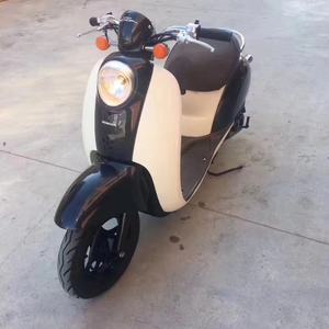 <span class=keywords><strong>Scooter</strong></span> <span class=keywords><strong>Honda</strong></span> rétro d'occasion importé, petit modèle Turtle 50cc, injection électronique, refroidissement par eau, également adapté aux trajets quotidiens - Product Image 5