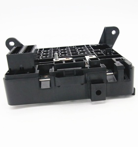 Phụ Tùng Xe Tải Nguyên Bản Chính Hãng Nhật Bản UER TFR TFS TBR UPS 8-97940316-1 8979403161 Hộp Cầu Chì - Product Image 4