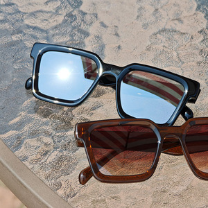 Gafas de Sol Cuadradas con Logotipo Personalizado, Montura Gruesa Retro, Polarizadas UV400, Unisex, para Uso en Exteriores - Product Image 6