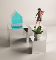 Support acrylique de miroir de colonne montante d'affichage de cube d'or/argent Risers acryliques argentés brillants pour l'affichage