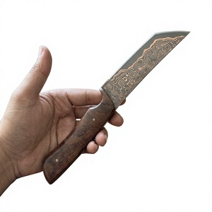 Cuchillo de Hoja Fija de Acero Damasco y Cobre con Mango de Madera, Personalizable, para Caza, Camping y Supervivencia - Product Image 1