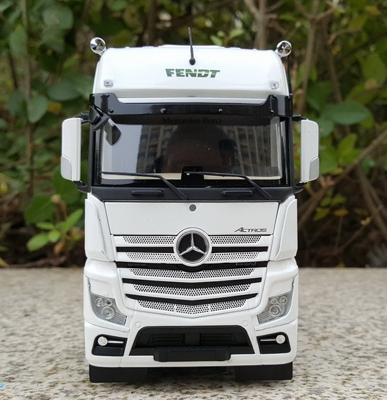 1/32 Benz Actros MP4 Tractor Trailer Car Model - Alloy Toy