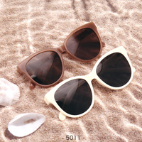 TR Xiaohongshu Cat Eye Parasol Lunettes UV400 Lunettes de soleil roses Protection solaire épaissie TikTok Style Vente en gros Lot mixte