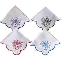 Serviette en lin carrée moderne jetable brodée à la main, motif fleur d'iris |   Serviette de table à bords festonnés pour table de réception de mariage