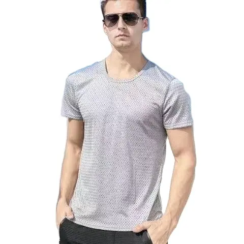 T-shirt en maille de polyester respirant 100% en gros T-shirts décontractés de sport à séchage rapide et à manches courtes pour hommes