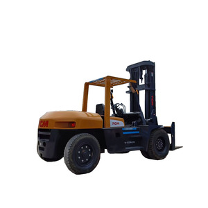 Montacargas Usado TCM FD100 Diésel, Altura de Elevación 4m, Mástil de Dos Etapas, 10 Toneladas, Desplazador Lateral Hidráulico, Neumáticos Sólidos, Precio Económico - Product Image 1