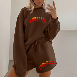 2025 ensemble pour femmes à la mode 100% coton matériel léger Quickdry Streetwear Logo personnalisé impression sweat et short ensemble - Product Image 1