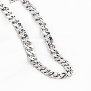 สร้อยคอแฟชั่นสไตล์พังก์ไบค์เกอร์ ยูนิเซ็กซ์  วัสดุไทเทเนียมสตีล  แบบคิวบันเชน  ขัดเงา  ใส่ได้ทุกวัน - Product Image 1