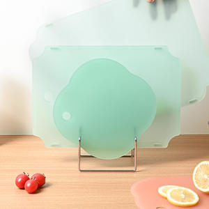 Tabla de cortar de PP con forma de manzana para alimentos de bebé, portátil, de doble cara, para uso en cocina, en stock. - Product Image 5