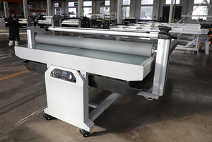Laminateur semi-automatique à plat LeFu LF1732-B4 avec applicateur chauffant 60°C pour la lamination de films, papier, plastique, bois et panneaux de signalisation - Product Image 4