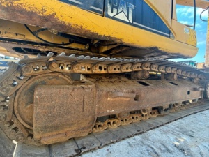 Excavadora de Orugas Usada Caterpillar CAT320CL de 20 Toneladas con Motor Diésel Hidráulico - Excelente Estado, 103KW de Potencia, 1000 Horas - Product Image 2