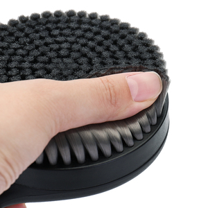 Brosse de douche exfoliante 4-en-1 en silicone avec long manche incurvé et brosses remplaçables pour le corps et le soin de la peau - Product Image 2