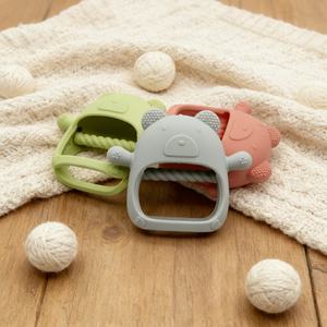 Ensemble de hochet et de <span class=keywords><strong>jouet</strong></span> à mâcher pour bébé en silicone souple, sangle réglable, hygiénique et sûr, cadeau, <span class=keywords><strong>12</strong></span> <span class=keywords><strong>mois</strong></span>, réutilisable, unisexe, pour soulager la douleur des molaires arrière des tout-petits - Product Image 1