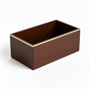 Corbeille à papier de bureau en bois style hôtelier avec bordure dorée, résistante, fabriquée aux États-Unis - Product Image 3