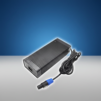Chargeur de batterie au lithium fer phosphate à courant et tension constants 29,2V 13A avec port XT60 et protection IP20