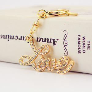 Luxury Rhinestone Keychain Gold Letter Accessories for Girlfriends Fashion Car Key Chain Holder Keyrings Bag Accessories