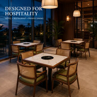 Ensemble de table et de chaises de restaurant au design minimaliste, robuste, durable et confortable, avec plateau en pierre frittée pour hôtel et banquet