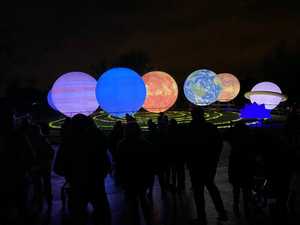 Ballons publicitaires gonflables : planètes de la Système solaire (Terre, Lune, Mars, Soleil, Jupiter, Vénus, Saturne, Uranus, Neptune) avec LED - Product Image 6